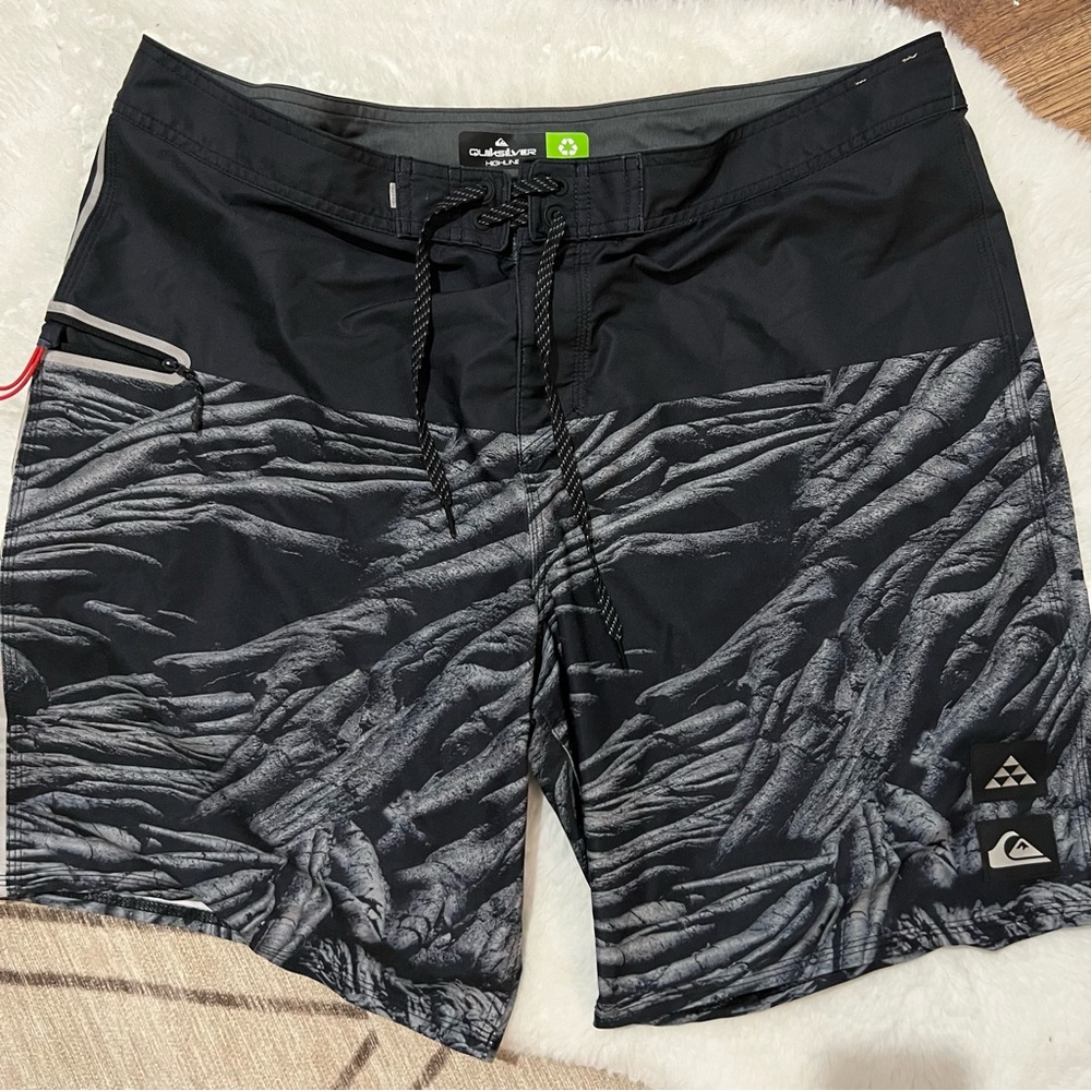 Black Quicksilver shorts